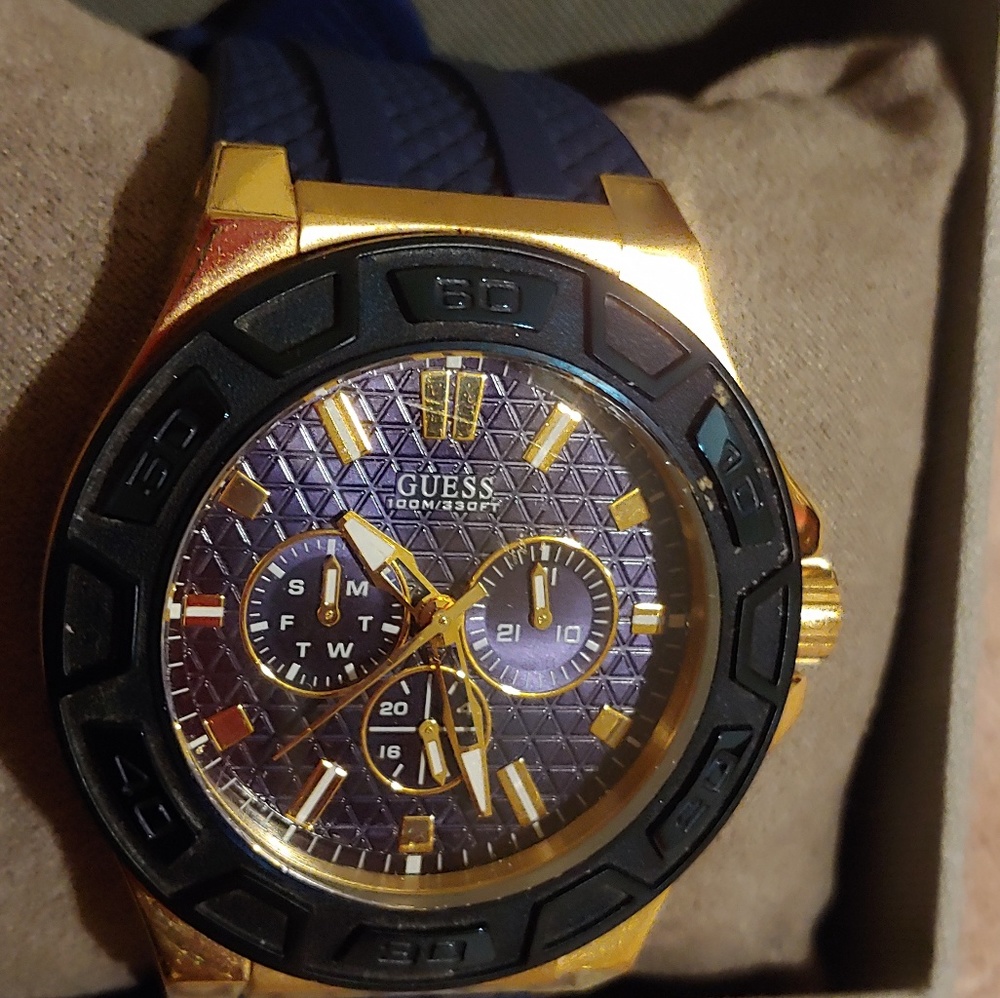 Guess Watch